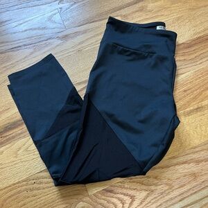 Forever 21 Black Cropped Workout Leggings